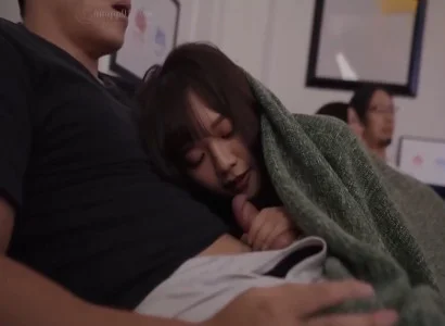 Em họ tinh nghịch làm tôi chìm đắm
